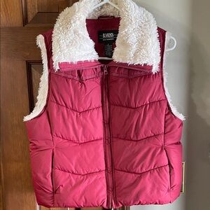 Tailor B. Moss Red Vest with Cream Sherpa Collar. Size Large
